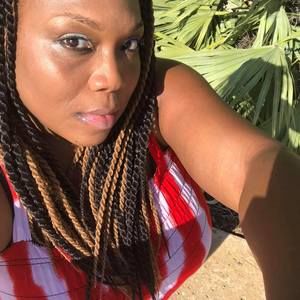 Meet your Posher, Juanita